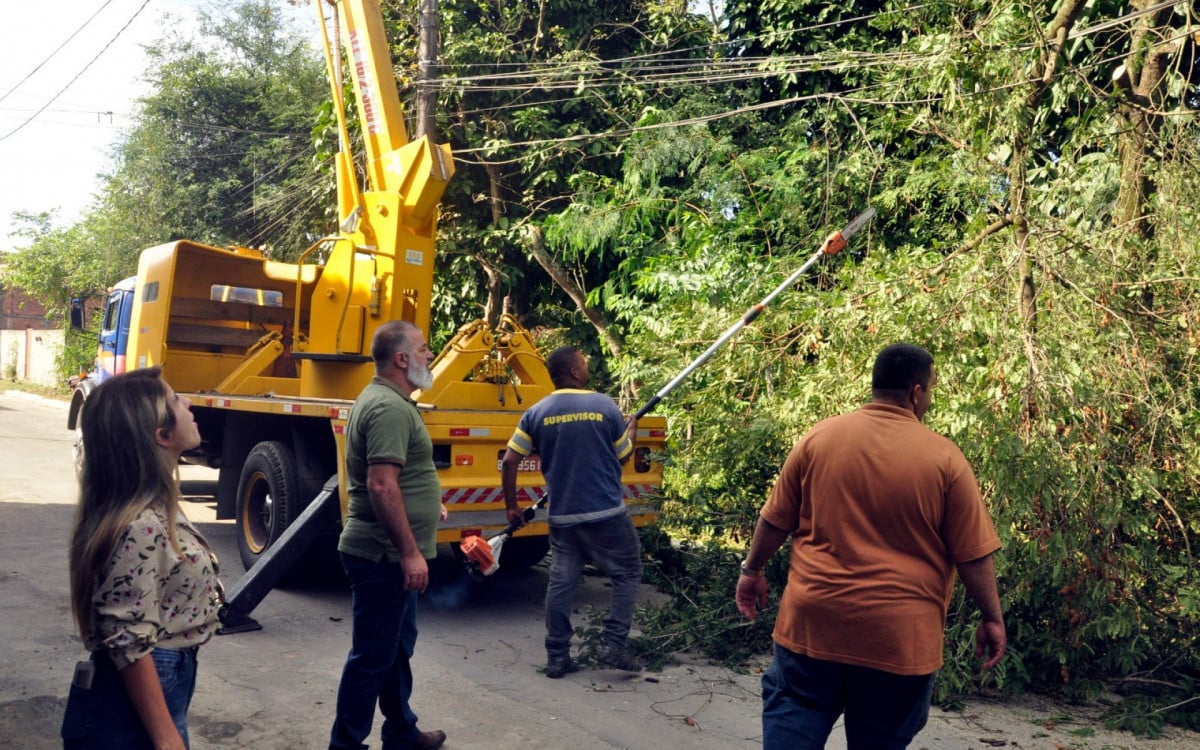 1 mutirao de limpeza em surui 8 30307062 Ação de Limpeza da Prefeitura de Magé em Suruí - Uma Iniciativa de Transformação