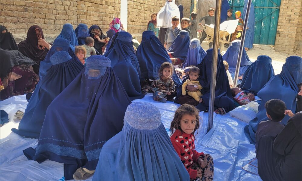 RS102238 CARE Afghanistan Oktober lpr A Sobrevivência no Afeganistão - O Impacto dos Trabalhadores Migrantes e da Insegurança Alimentar
