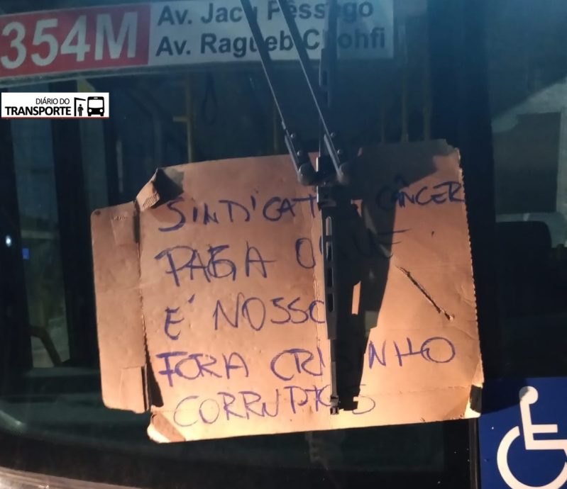 Conflito Salarial em São Paulo - Ônibus Sofrem Ataque em Zona Leste