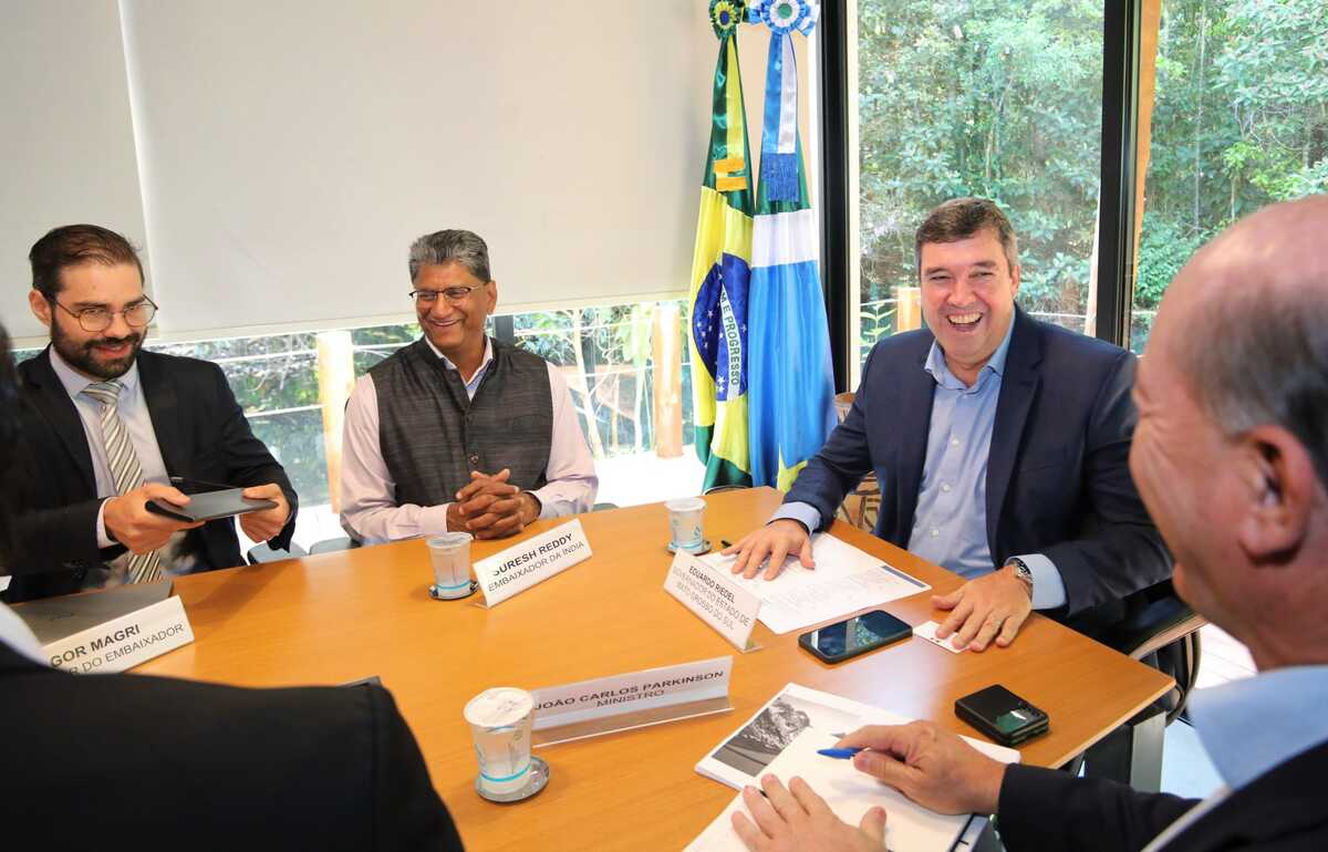 embaixador da india foto saul schramm 3 scaled Governador Riedel reforça relações com cônsules da Índia, França e Japão