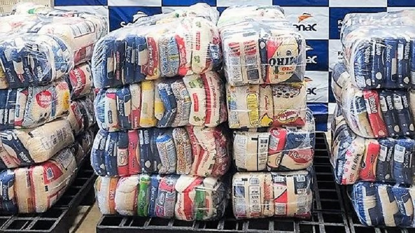 Aprendizes do Senac-MT coletam 3 toneladas de alimentos para o 'Sesc Mesa Brasil'
