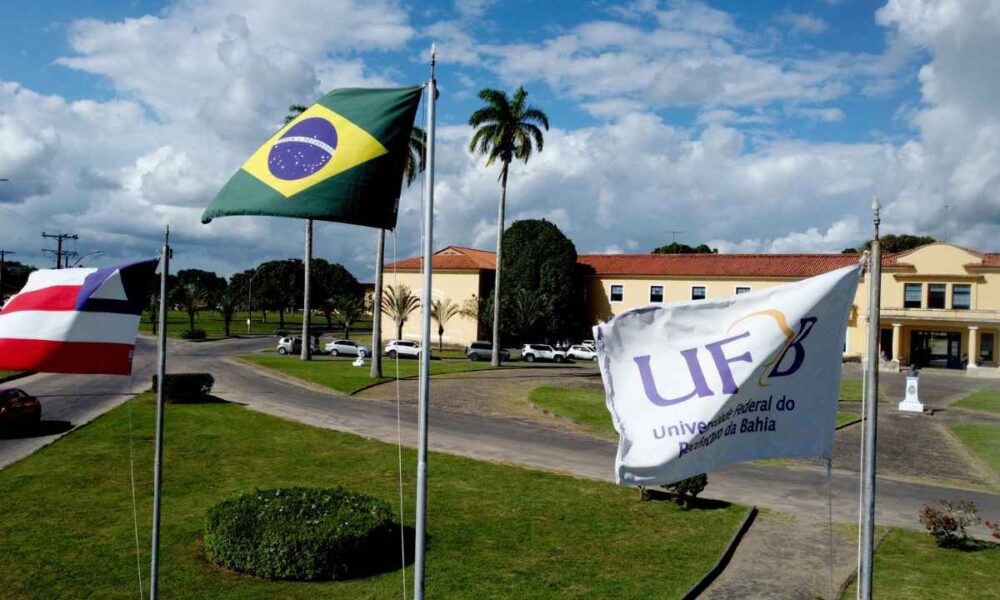 UFRB anuncia vagas para docentes substitutos em cinco municípios
