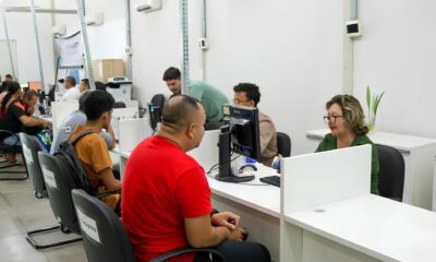 Amazonas em Movimento As 126 Portas Que Podem Mudar o Futuro de Centenas de Fam lias Amazonas em Movimento: As 126 Portas Que Podem Mudar o Futuro de Centenas de Famílias
