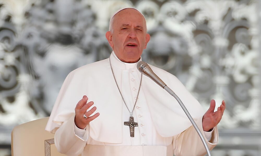 Entre F Sa de e Pol tica O Dia em que o Mundo Parou para Ver o Papa Francisco e Outras Hist rias do Cariri Paraibano Entre Fé, Saúde e Política: O Dia em que o Mundo Parou para Ver o Papa Francisco – e Outras Histórias do Cariri Paraibano