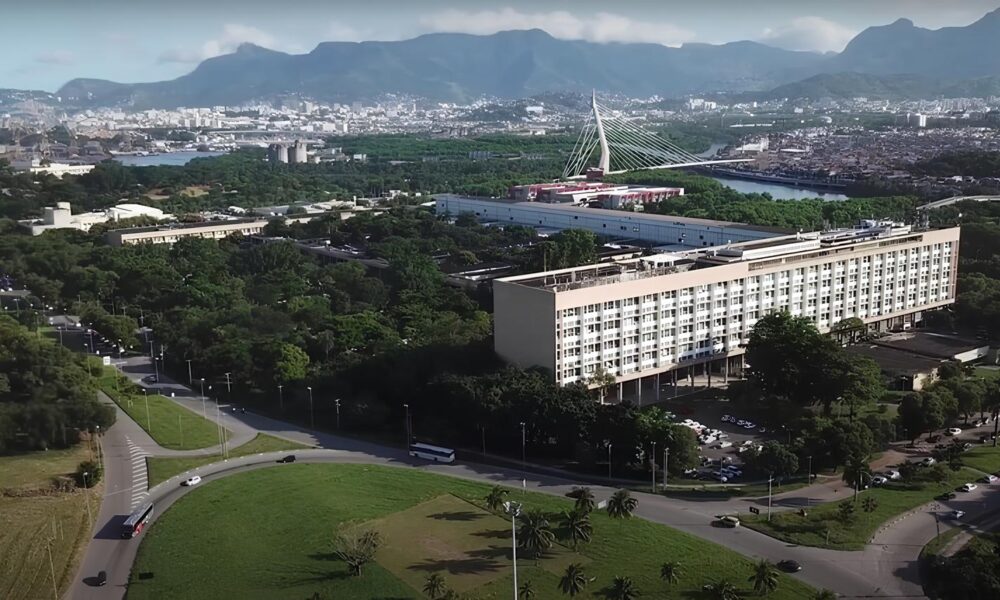 Feira de Carreiras da UFRJ A Porta de Entrada para 4 Mil Oportunidades Profissionais no Rio de Janeiro Feira de Carreiras da UFRJ: A Porta de Entrada para 4 Mil Oportunidades Profissionais no Rio de Janeiro