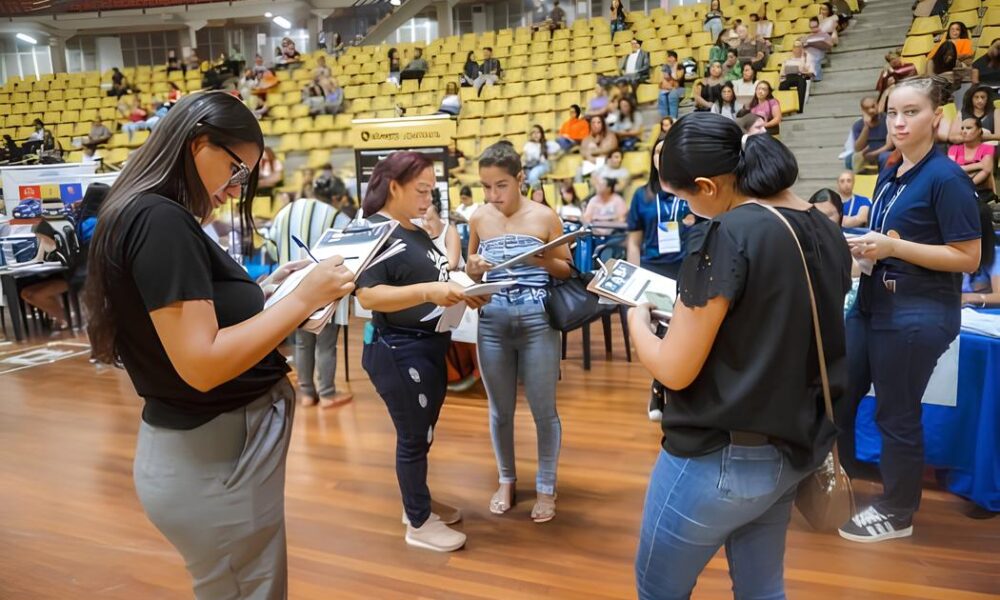 M s da Mulher em S o Bernardo Feir o de Emprego Transforma Vidas e Gera Oportunidades para Milhares Mês da Mulher em São Bernardo: Feirão de Emprego Transforma Vidas e Gera Oportunidades para Milhares