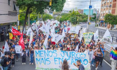 O Grito das Ruas Juros Altos Empurram o Brasil para um Abismo Social Enquanto Banqueiros Lucram Bilh es O Grito das Ruas: Juros Altos Empurram o Brasil para um Abismo Social Enquanto Banqueiros Lucram Bilhões