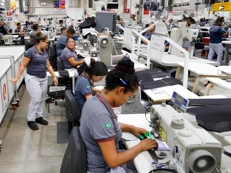 Pernambuco Renasce Como 7 5 Mil Novos Empregos em Um S M s Est o Transformando o Futuro do Estado Pernambuco Renasce: Como 7,5 Mil Novos Empregos em Um Só Mês Estão Transformando o Futuro do Estado