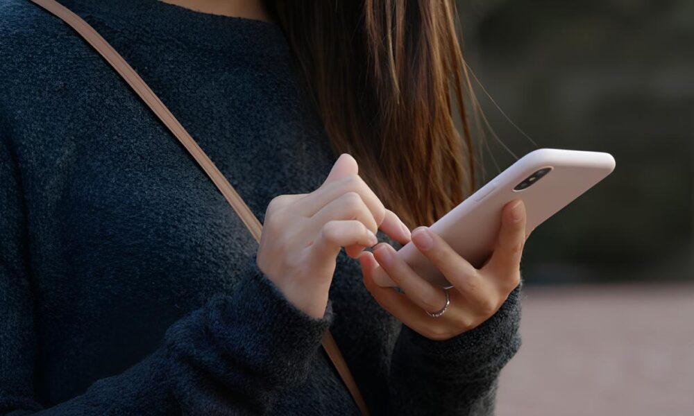 A Fraude Silenciosa Como um Grupo de WhatsApp Est Enganando Quem Procura Emprego em 2025 A Fraude Silenciosa: Como um Grupo de WhatsApp Está Enganando Quem Procura Emprego em 2025