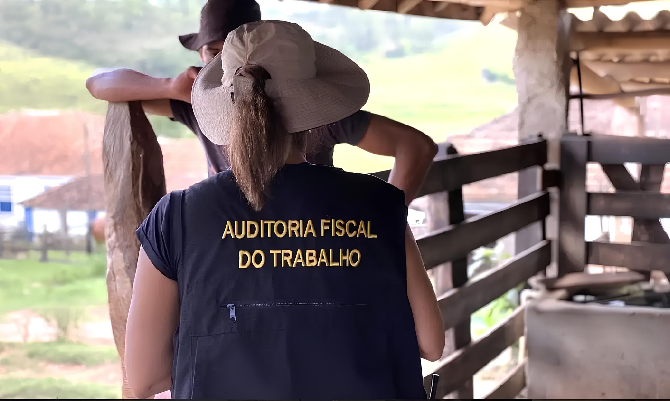 A Lista Suja do Trabalho Escravo: O Grito Silencioso de 745 Empregadores que Envergonham o Brasil 1 A Lista Suja do Trabalho Escravo O Grito Silencioso de 745 Empregadores que Envergonham o Brasil A Lista Suja do Trabalho Escravo: O Grito Silencioso de 745 Empregadores que Envergonham o Brasil