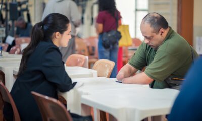 A Revolu o Silenciosa Como 325 Vagas em uma Caravana de Empregos Est o Redefinindo o Futuro das Pessoas com Defici ncia A Revolução Silenciosa: Como 325 Vagas em uma Caravana de Empregos Estão Redefinindo o Futuro das Pessoas com Deficiência