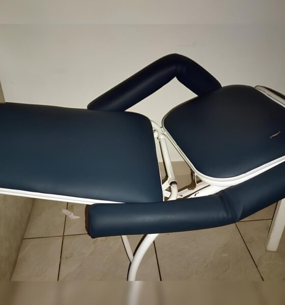 Cadeiras Quebradas e Sonhos Despedaçados: A Rotina de Trabalho no Instituto do Carinho Exposto 2 Cadeiras Quebradas e Sonhos Despeda ados A Rotina de Trabalho no Instituto do Carinho Exposto Cadeiras Quebradas e Sonhos Despedaçados: A Rotina de Trabalho no Instituto do Carinho Exposto