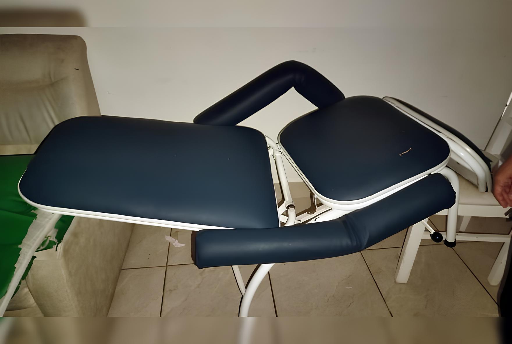Cadeiras Quebradas e Sonhos Despedaçados: A Rotina de Trabalho no Instituto do Carinho Exposto 1 Cadeiras Quebradas e Sonhos Despedaçados: A Rotina de Trabalho no Instituto do Carinho Exposto