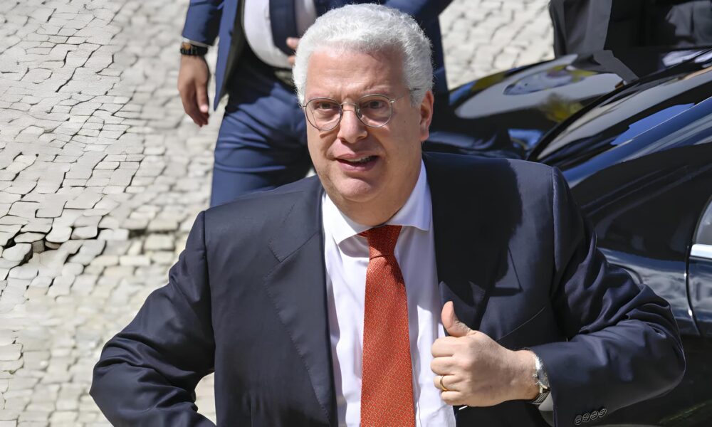 Como Portugal Atraiu 300 Milh es de Euros em Investimentos e Criou um Novo Futuro para 1 200 Trabalhadores O Que Est por Tr s do Pacote do Crescimento Como Portugal Atraiu 300 Milhões de Euros em Investimentos e Criou um Novo Futuro para 1.200 Trabalhadores: O Que Está por Trás do Pacote do Crescimento?