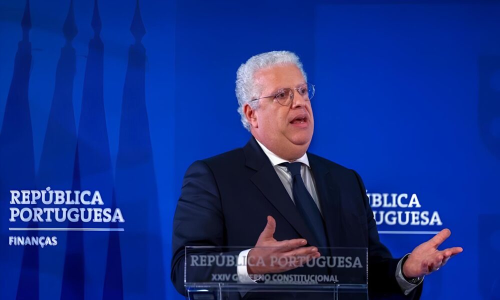 Como Portugal Responde Guerra Comercial Global O Pacote de Medidas para Empresas e o Sil ncio Sobre o Emprego Como Portugal Responde à Guerra Comercial Global: O Pacote de Medidas para Empresas e o Silêncio Sobre o Emprego