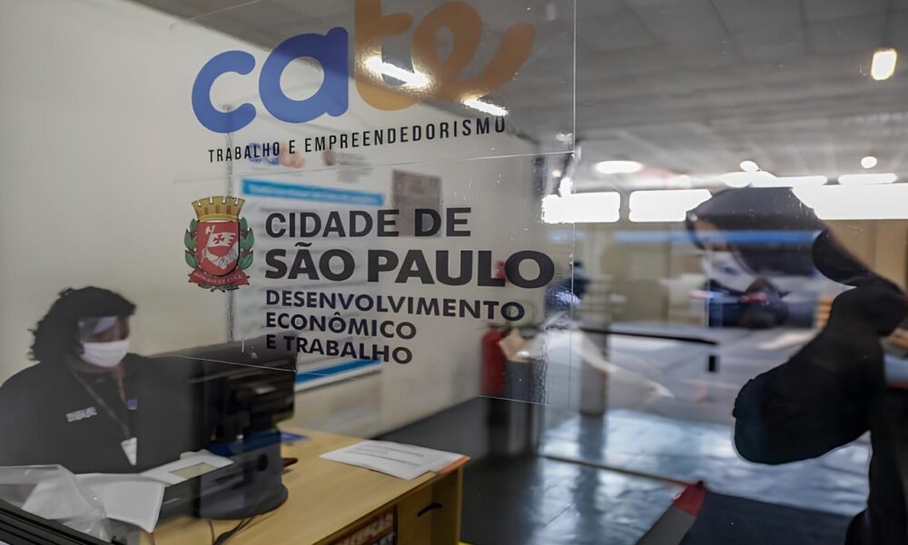 Como o Balc o de Empregos Est Transformando Vidas Descubra as Oportunidades de Hoje e Garanta o Seu Futuro Como o Balcão de Empregos Está Transformando Vidas: Descubra as Oportunidades de Hoje e Garanta o Seu Futuro
