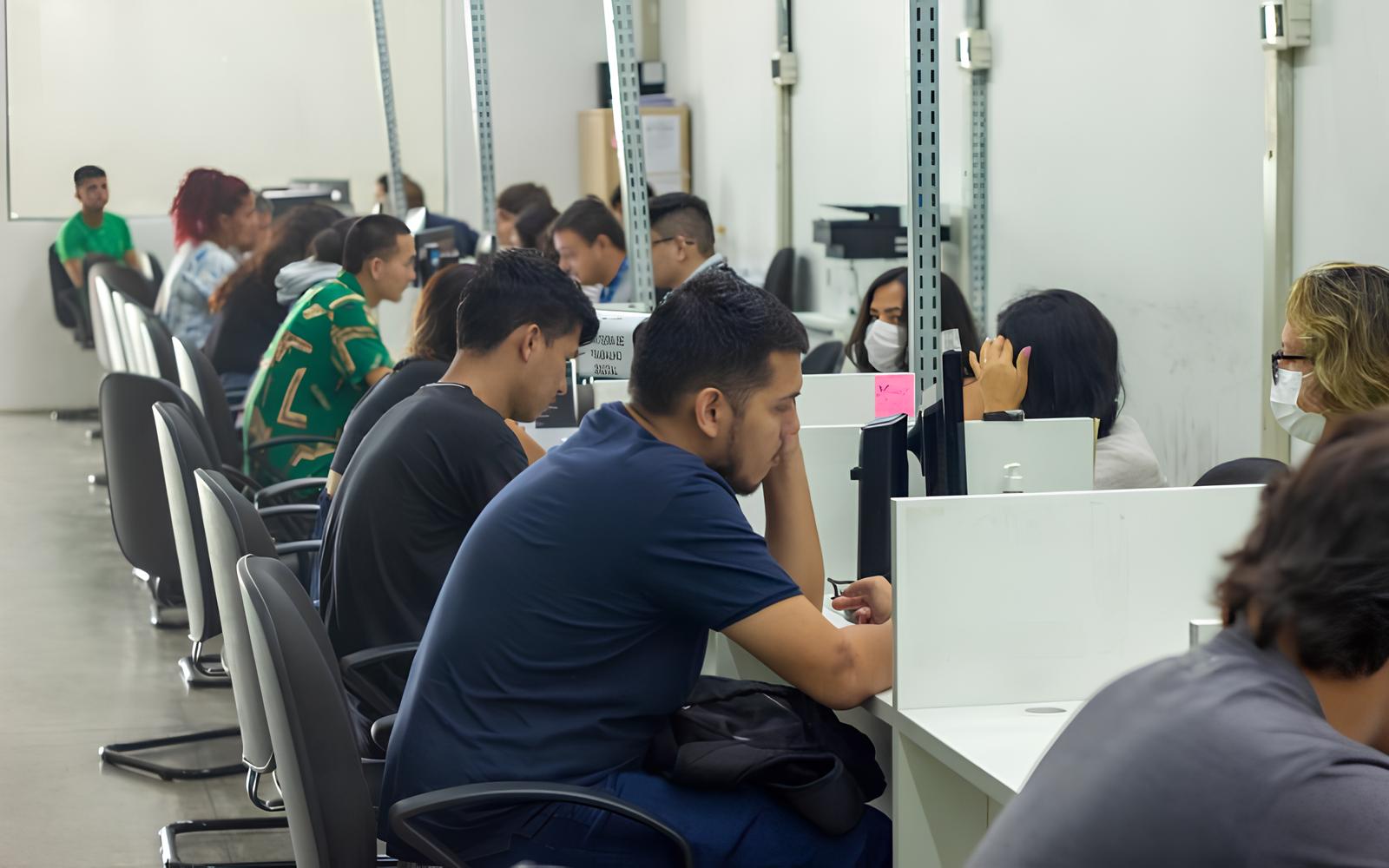 Manaus em Movimento: 142 Vagas de Emprego Abrem Portas para o Futuro na Cidade dos Lagos 1 Manaus em Movimento 142 Vagas de Emprego Abrem Portas para o Futuro na Cidade dos Lagos Manaus em Movimento: 142 Vagas de Emprego Abrem Portas para o Futuro na Cidade dos Lagos
