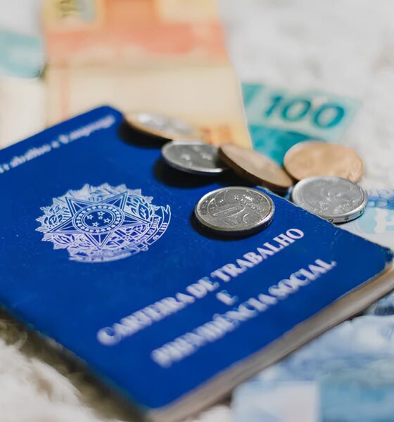 O Dia em Que o Brasil Parou: Entre Vitórias no Futebol, Desafios Econômicos e Novos Rumos na Política 2 O Dia em Que o Brasil Parou Entre Vit rias no Futebol Desafios Econ micos e Novos Rumos na Pol tica O Dia em Que o Brasil Parou: Entre Vitórias no Futebol, Desafios Econômicos e Novos Rumos na Política