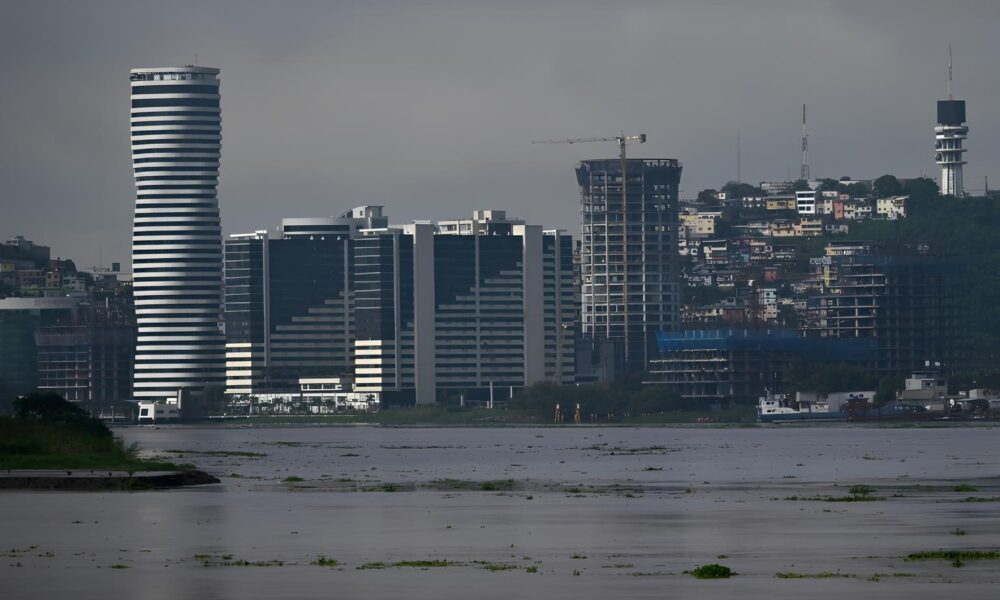 O Equador Beira do Colapso Crime Desemprego e a Incerteza de um Futuro Incerto O Equador à Beira do Colapso: Crime, Desemprego e a Incerteza de um Futuro Incerto