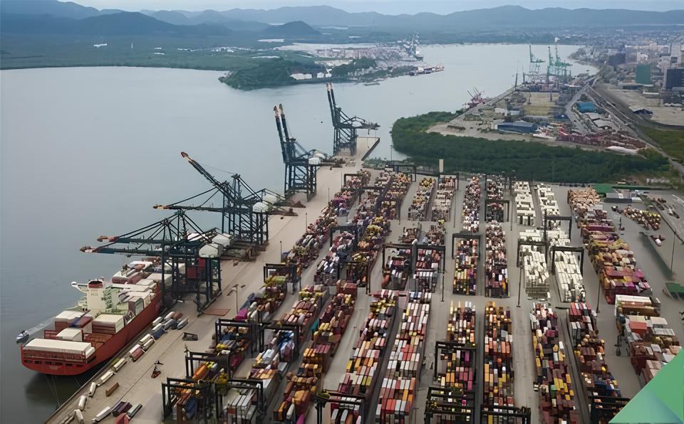 O Porto de Santos Bate Recorde Hist rico Como 1 3 Milh o de Cont ineres Est o Redefinindo o Futuro da Economia Global O Porto de Santos Bate Recorde Histórico: Como 1,3 Milhão de Contêineres Estão Redefinindo o Futuro da Economia Global