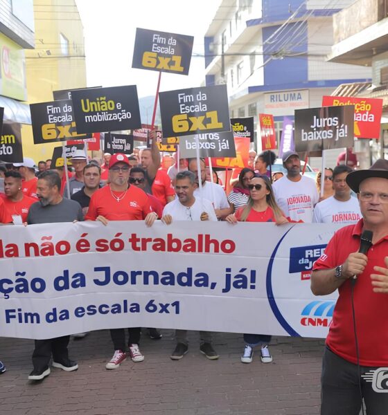 A Batalha por Horas e Direitos: Metalúrgicos de São Paulo Marcham Contra a Sobrecarga no Trabalho em Itanhaém 2 A Batalha por Horas e Direitos Metal rgicos de S o Paulo Marcham Contra a Sobrecarga no Trabalho em Itanha m A Batalha por Horas e Direitos: Metalúrgicos de São Paulo Marcham Contra a Sobrecarga no Trabalho em Itanhaém