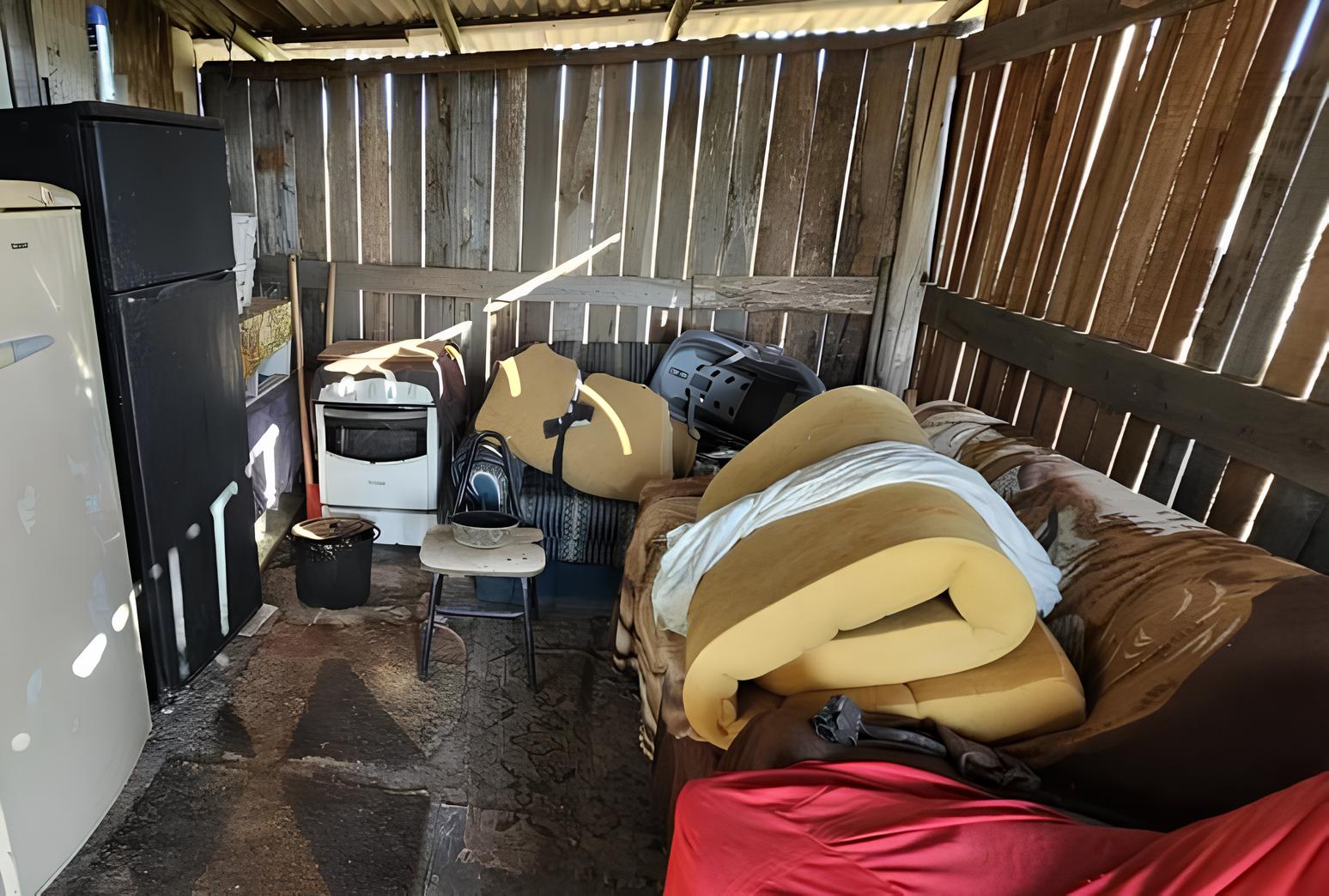 A Escravidão Moderna no Brasil: Como um Idoso Foi Resgatado de Condições Subumanas em Eldorado do Sul 1 A Escravid o Moderna no Brasil Como um Idoso Foi Resgatado de Condi es Subumanas em Eldorado do Sul A Escravidão Moderna no Brasil: Como um Idoso Foi Resgatado de Condições Subumanas em Eldorado do Sul