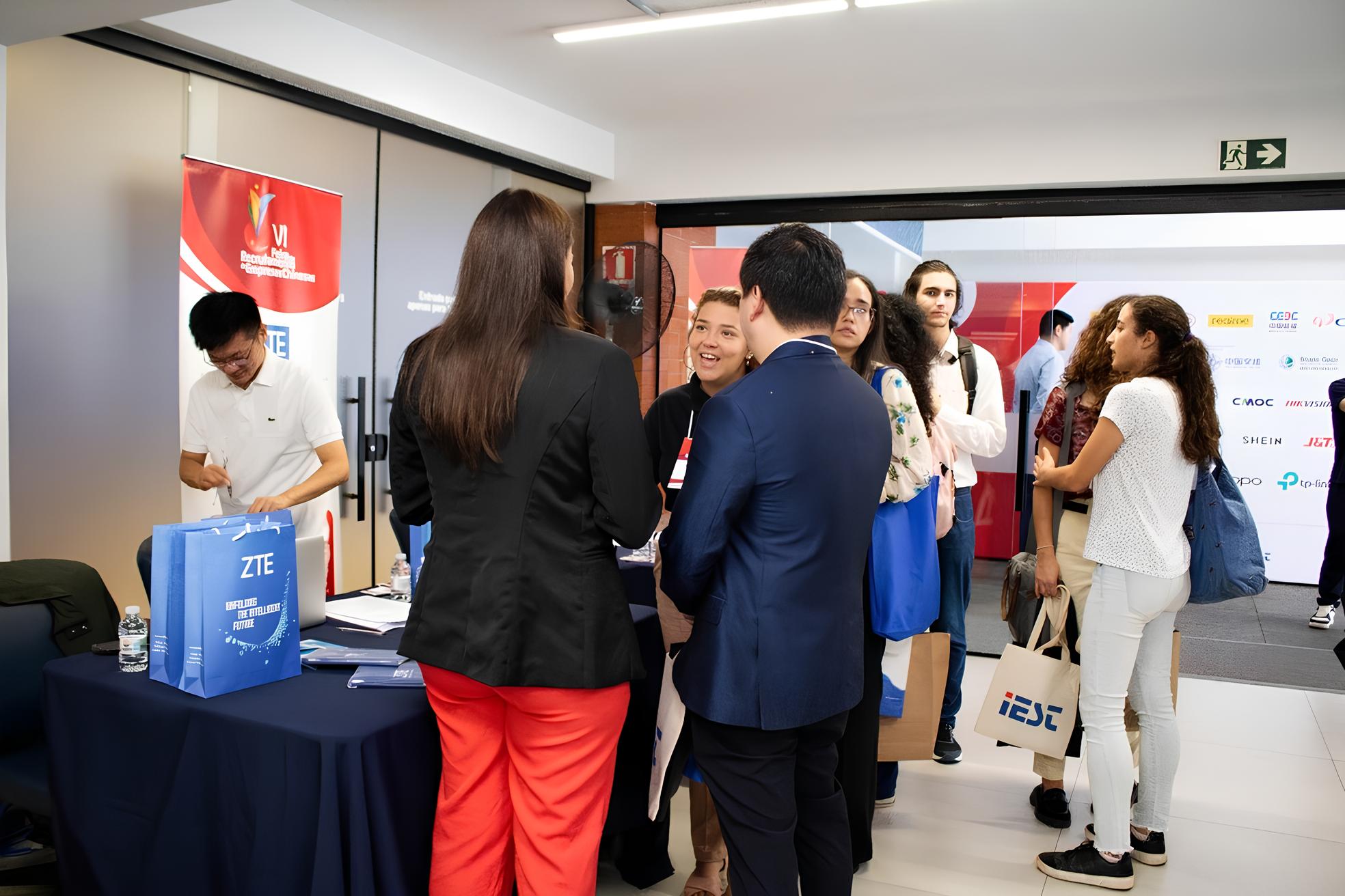A Feira de Recrutamento Chinês em São Paulo: Uma Jornada Rumo ao Futuro do Trabalho 1 A Feira de Recrutamento Chin s em S o Paulo Uma Jornada Rumo ao Futuro do Trabalho A Feira de Recrutamento Chinês em São Paulo: Uma Jornada Rumo ao Futuro do Trabalho