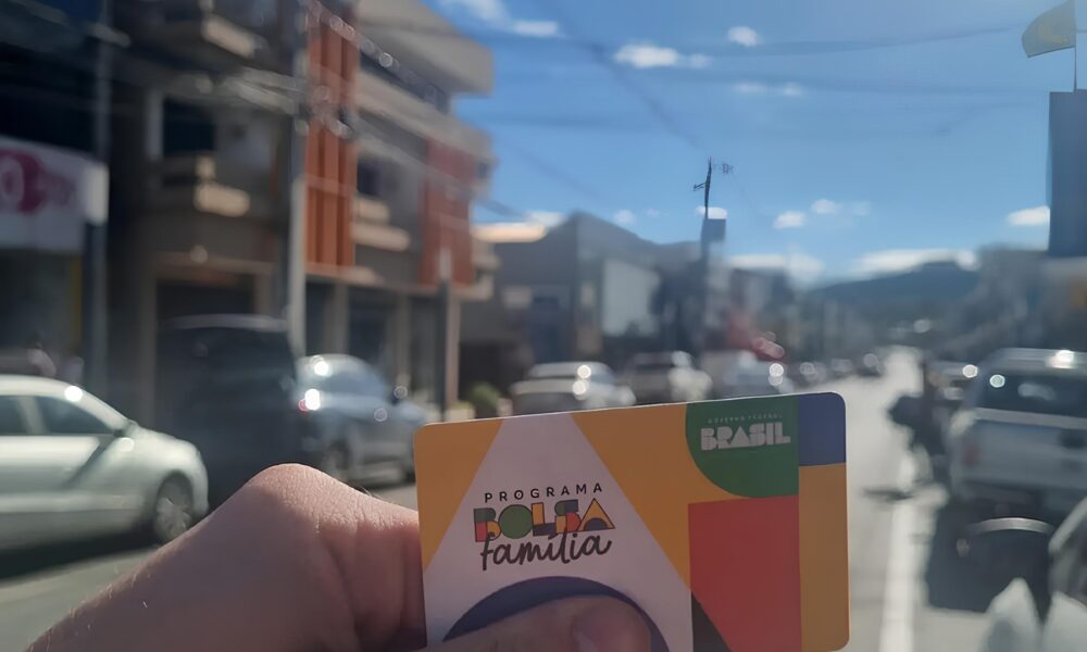 Benef cios ou Oportunidades Perdidas A Pol mica dos 43 Mil no Bolsa Fam lia e a Falta de Trabalhadores na Regi o de Irati Benefícios ou Oportunidades Perdidas? A Polêmica dos 43 Mil no Bolsa Família e a Falta de Trabalhadores na Região de Irati