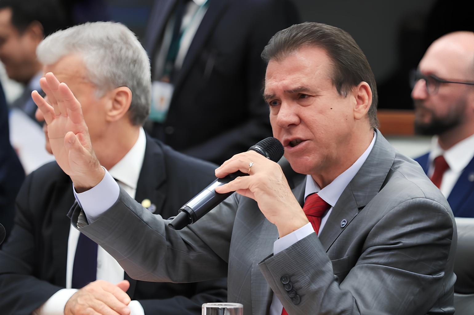 Brasil em Foco: As Mudanças Políticas e Sociais que Moldam o Futuro do País 1 Brasil em Foco As Mudan as Pol ticas e Sociais que Moldam o Futuro do Pa s Brasil em Foco: As Mudanças Políticas e Sociais que Moldam o Futuro do País