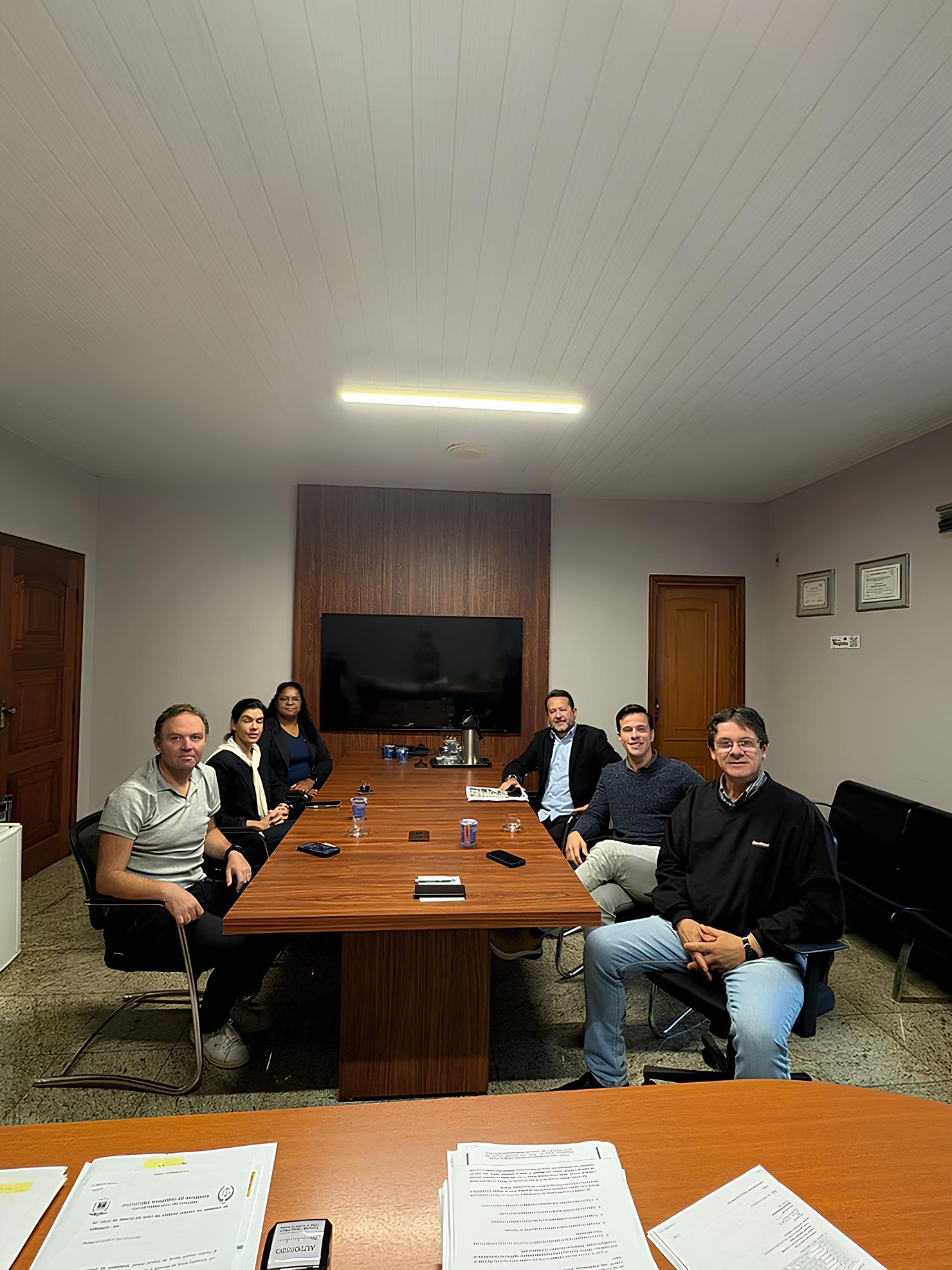 Como Varginha Está Bordando Seu Futuro: A Tecnotextil e o Renascimento do Setor Têxtil no Sul de Minas 1 Como Varginha Está Bordando Seu Futuro: A Tecnotextil e o Renascimento do Setor Têxtil no Sul de Minas