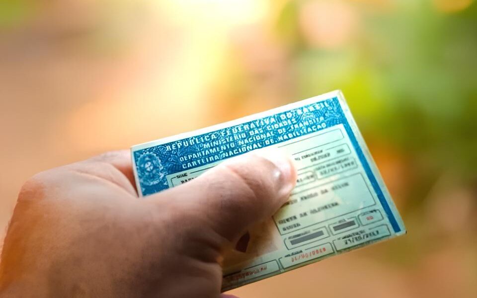 Como o Programa CNH Emprego na Pista Est Transformando Vidas e Redefinindo a Mobilidade no Brasil Como o Programa CNH Emprego na Pista Está Transformando Vidas e Redefinindo a Mobilidade no Brasil