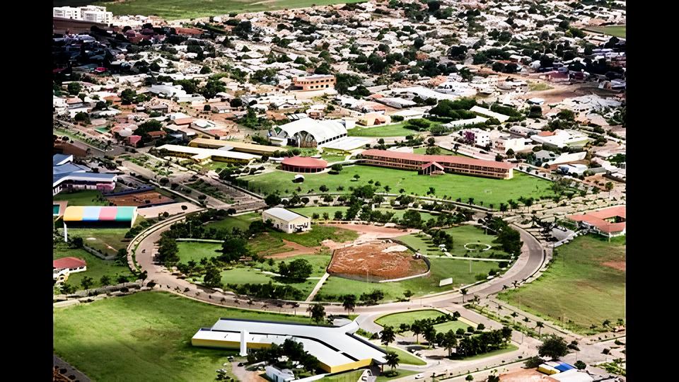 Lucas do Rio Verde: A Cidade que Saiu do Mapa para Entrar na História do Desenvolvimento Nacional 1 Lucas do Rio Verde A Cidade que Saiu do Mapa para Entrar na Hist ria do Desenvolvimento Nacional Lucas do Rio Verde: A Cidade que Saiu do Mapa para Entrar na História do Desenvolvimento Nacional