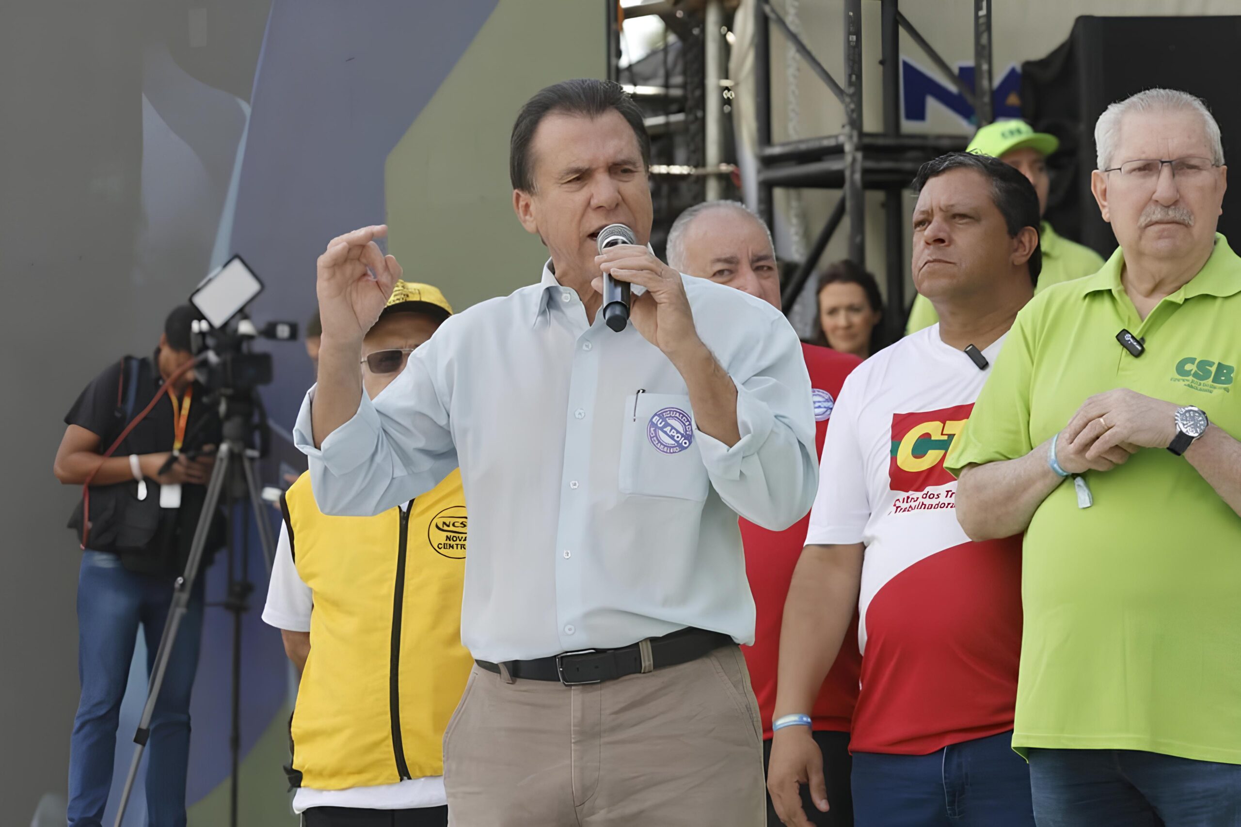 O Dia do Trabalhador em Foco: Uma Greve Silenciosa Contra o Capitalismo Selvagem e a Escala 6x1 1 O Dia do Trabalhador em Foco Uma Greve Silenciosa Contra o Capitalismo Selvagem e a Escala 6x1 scaled O Dia do Trabalhador em Foco: Uma Greve Silenciosa Contra o Capitalismo Selvagem e a Escala 6x1