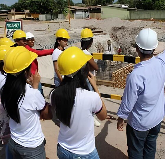 O Lado Oculto do Luxo: Como Trabalhadores Escravizados Sustentam Condomínios de Alto Padrão no Brasil 2 O Lado Oculto do Luxo Como Trabalhadores Escravizados Sustentam Condom nios de Alto Padr o no Brasil O Lado Oculto do Luxo: Como Trabalhadores Escravizados Sustentam Condomínios de Alto Padrão no Brasil