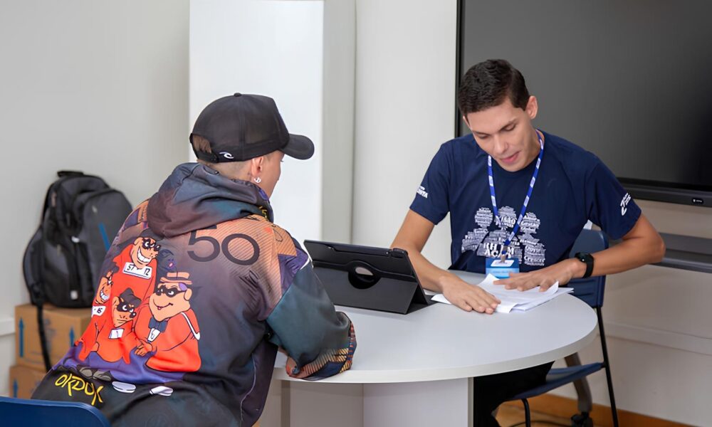 Piraquara Abre Portas Para o Futuro 100 Vagas de Emprego em Telemarketing Receptivo Podem Ser Sua Chance Piraquara Abre Portas Para o Futuro: 100 Vagas de Emprego em Telemarketing Receptivo Podem Ser Sua Chance!