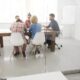 1 em Cada 4 Jovens Leva os Pais para Entrevistas de Emprego O Fen meno que Est Redefinindo o Futuro do Trabalho 1 em Cada 4 Jovens Leva os Pais para Entrevistas de Emprego: O Fenômeno que Está Redefinindo o Futuro do Trabalho