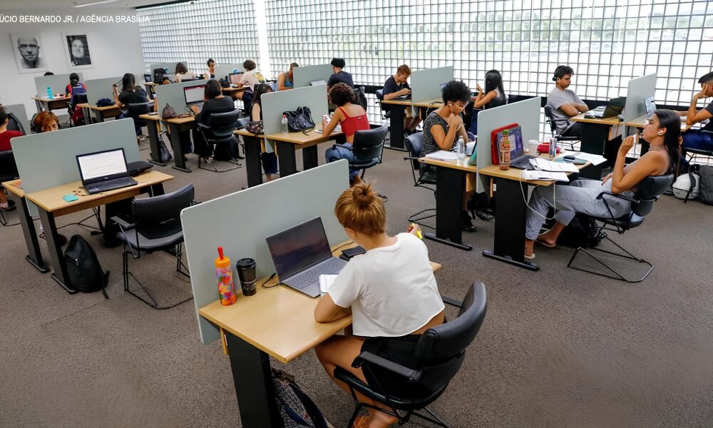 A Oportunidade de Ouro Como a Biblioteca Nacional de Bras lia Est Transformando Vidas com Cursos Gratuitos de Ingl s A Oportunidade de Ouro: Como a Biblioteca Nacional de Brasília Está Transformando Vidas com Cursos Gratuitos de Inglês