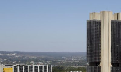 Brasil Sobe no Ranking Global de Competitividade mas Permanece Beira do Abismo Por Que a Melhoria N o Suficiente Brasil Sobe no Ranking Global de Competitividade, mas Permanece à Beira do Abismo: Por Que a Melhoria Não é Suficiente?