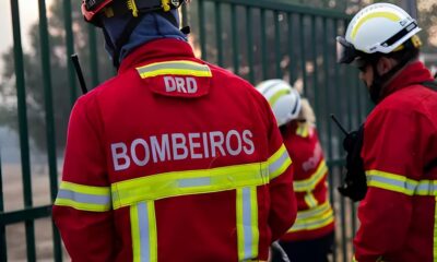 Como Conquistar uma das 230 Vagas de Soldado Auxiliar dos Bombeiros O Guia Completo para Mudar Sua Carreira e Transformar Sua Vida Como Conquistar uma das 230 Vagas de Soldado Auxiliar dos Bombeiros: O Guia Completo para Mudar Sua Carreira e Transformar Sua Vida