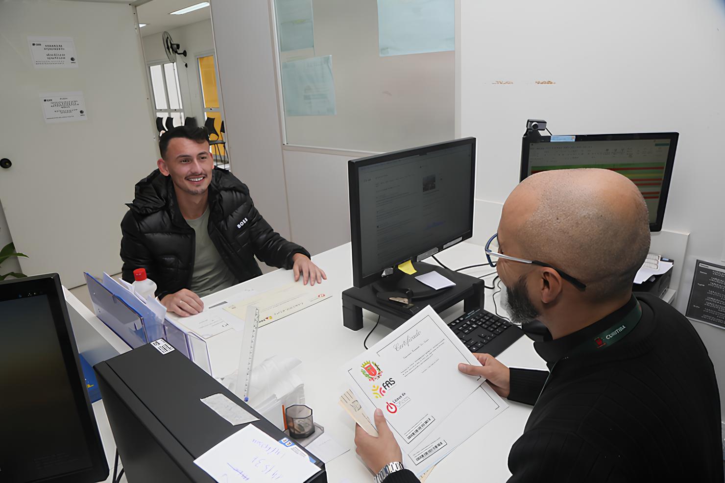 De Mecânico a Gestor: Como Um Curitibano Transformou Sua Vida com Cursos Gratuitos da Prefeitura 1 De Mec nico a Gestor Como Um Curitibano Transformou Sua Vida com Cursos Gratuitos da Prefeitura De Mecânico a Gestor: Como Um Curitibano Transformou Sua Vida com Cursos Gratuitos da Prefeitura