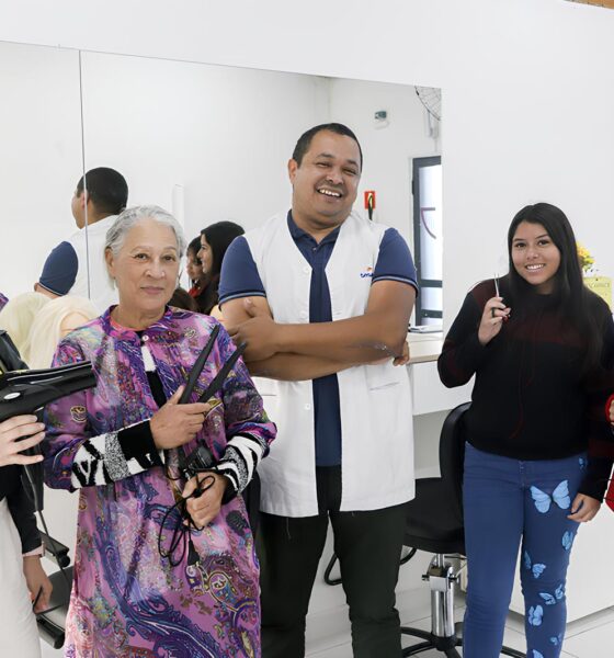 De Tesoura em Punho: Como Curitiba Está Transformando Vidas com Cursos Gratuitos de Corte de Cabelo 2 De Tesoura em Punho Como Curitiba Est Transformando Vidas com Cursos Gratuitos de Corte de Cabelo De Tesoura em Punho: Como Curitiba Está Transformando Vidas com Cursos Gratuitos de Corte de Cabelo