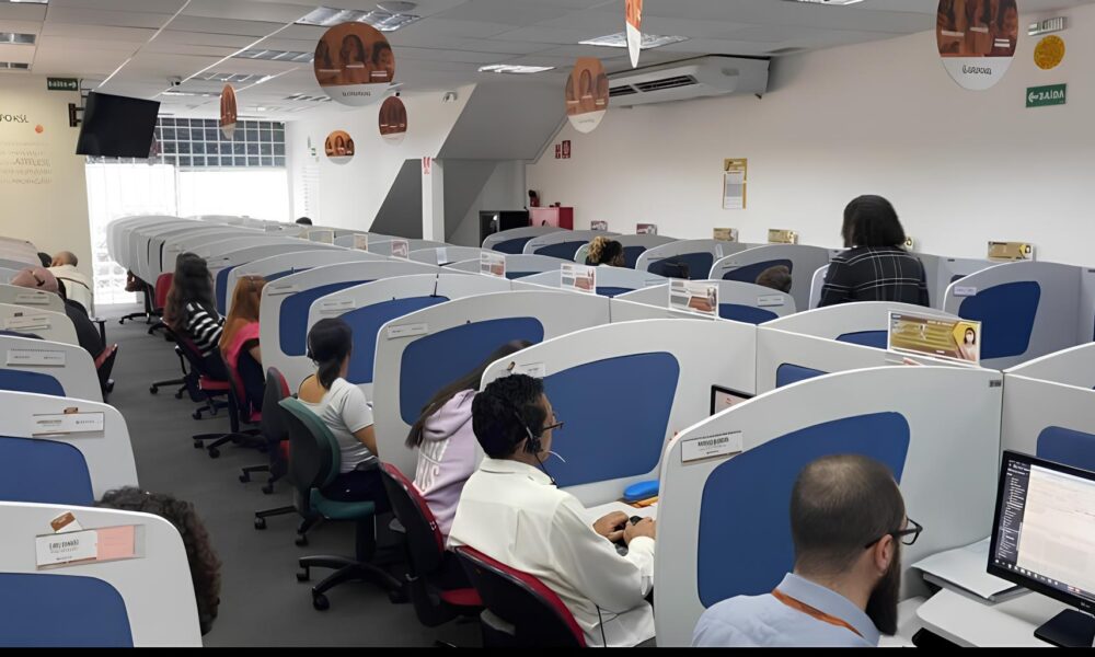 Descobrindo o Tesouro Escondido do Call Center Como uma Carreira em Teleatendimento Pode Ser a Catapulta para o Sucesso Profissional Descobrindo o Tesouro Escondido do Call Center: Como uma Carreira em Teleatendimento Pode Ser a Catapulta para o Sucesso Profissional