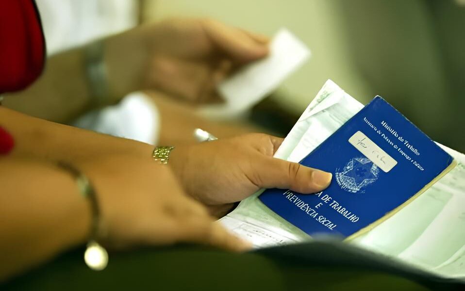 Dois Estudantes Criaram uma IA para Trapacear em Entrevistas de Emprego e Receberam US 53 Milh es por Isso O Que H Por Tr s do Caso que Est Revolucionando o Mercado de Trabalho Dois Estudantes Criaram uma IA para Trapacear em Entrevistas de Emprego — e Receberam US$ 53 Milhões por Isso. O Que Há Por Trás do Caso que Está Revolucionando o Mercado de Trabalho?