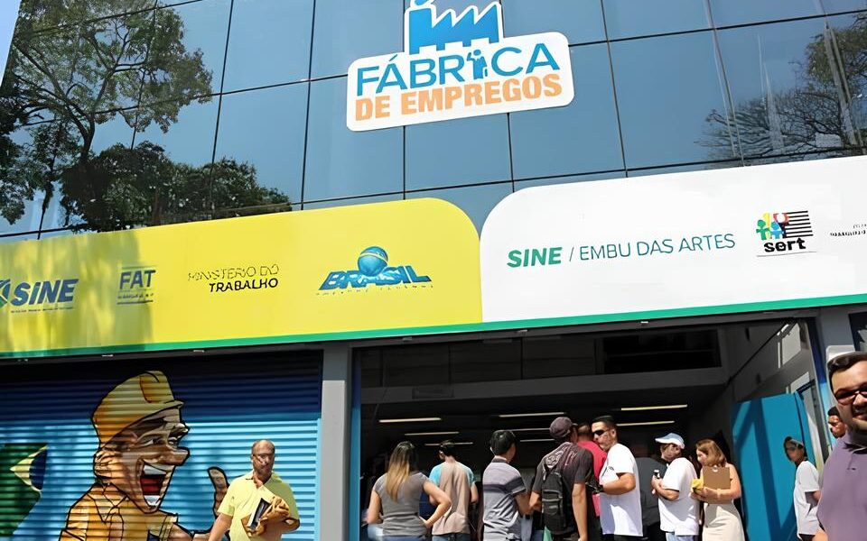F brica de Empregos A Porta de Entrada Para uma Nova Vida em Embu das Artes Fábrica de Empregos: A Porta de Entrada Para uma Nova Vida em Embu das Artes