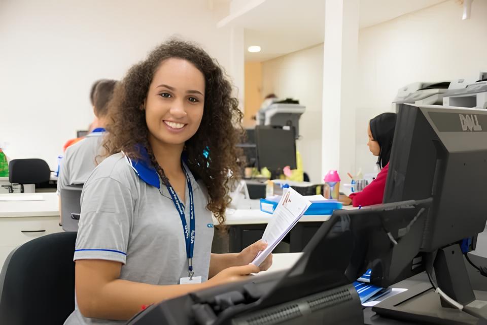Jovens em Ascensão: Como Cabo Verde Está Conquistando o Futuro com Educação e Emprego 1 Jovens em Ascens o Como Cabo Verde Est Conquistando o Futuro com Educa o e Emprego Jovens em Ascensão: Como Cabo Verde Está Conquistando o Futuro com Educação e Emprego
