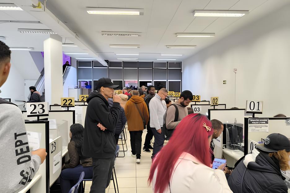 Mutirão de Empregos em Curitiba: Um Dia que Mudou Vidas e Redefiniu o Futuro do Trabalho no Paraná 1 Mutir o de Empregos em Curitiba Um Dia que Mudou Vidas e Redefiniu o Futuro do Trabalho no Paran Mutirão de Empregos em Curitiba: Um Dia que Mudou Vidas e Redefiniu o Futuro do Trabalho no Paraná