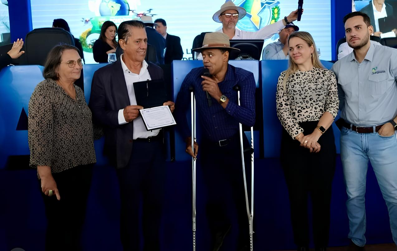 O Legado de Anselmo de Jesus: Como um Trabalhador Rural Transformou Rondônia e Conquistou Aplausos na Câmara Municipal 1 O Legado de Anselmo de Jesus Como um Trabalhador Rural Transformou Rond nia e Conquistou Aplausos na C mara Municipal O Legado de Anselmo de Jesus: Como um Trabalhador Rural Transformou Rondônia e Conquistou Aplausos na Câmara Municipal