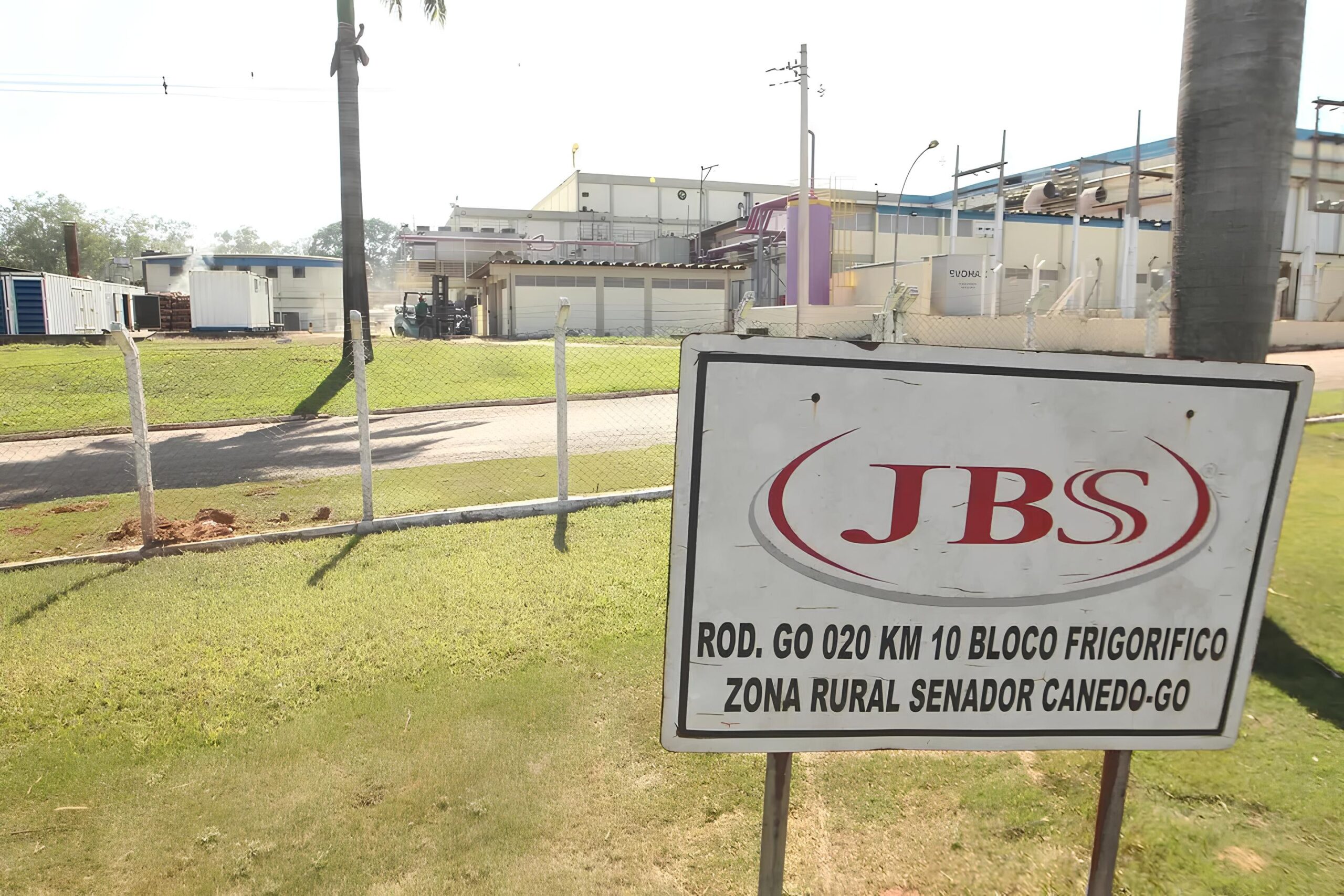 Oportunidades que Transformam Vidas: JBS Anuncia 233 Vagas de Emprego em Goiás e Revitaliza a Economia Regional 1 Oportunidades que Transformam Vidas JBS Anuncia 233 Vagas de Emprego em Goi s e Revitaliza a Economia Regional scaled Oportunidades que Transformam Vidas: JBS Anuncia 233 Vagas de Emprego em Goiás e Revitaliza a Economia Regional