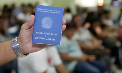 Quando a Realidade Colide com o Absurdo M e Acusada de Assassinato Ap s Abra ar Teorias da Conspira o O Caso que Chocou o Brasil Quando a Realidade Colide com o Absurdo: Mãe Acusada de Assassinato Após Abraçar Teorias da Conspiração – O Caso que Chocou o Brasil