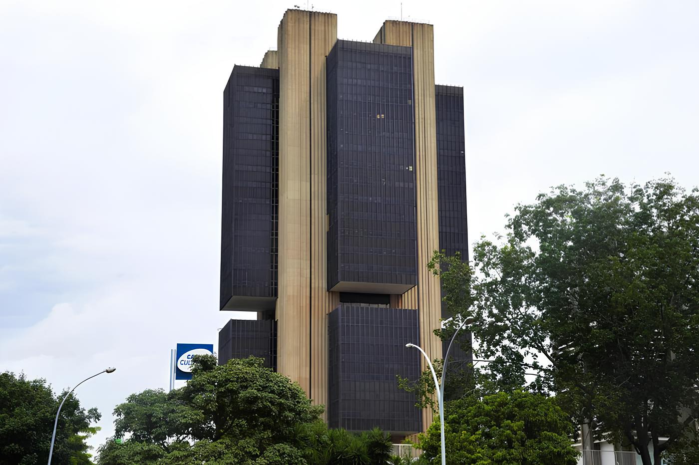 A Decisão que Paralisou o Relógio: O Que a Selic Estável Revela Sobre o Futuro da Economia Brasileira? 1 A Decis o que Paralisou o Rel gio O Que a Selic Est vel Revela Sobre o Futuro da Economia Brasileira A Decisão que Paralisou o Relógio: O Que a Selic Estável Revela Sobre o Futuro da Economia Brasileira?